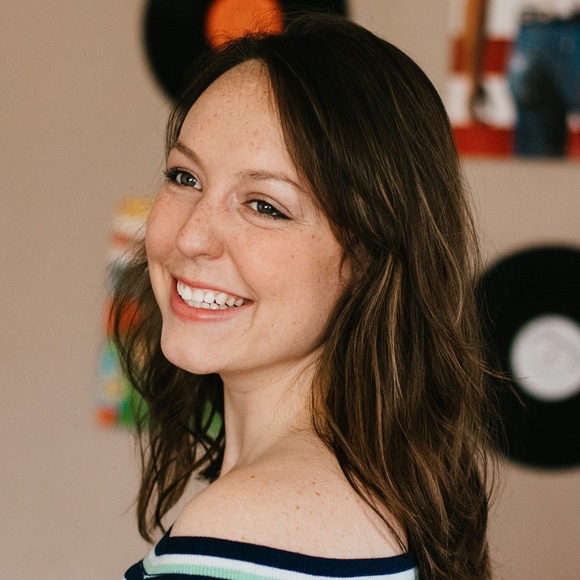 Meet your Posher, Tabitha - Picture 1 of 1